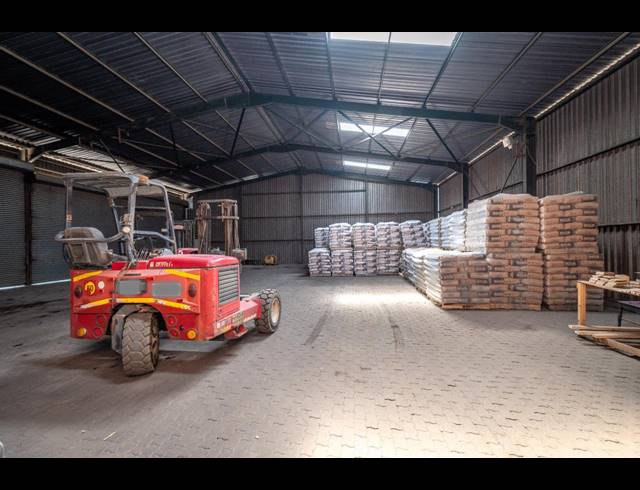 2,289M² WAREHOUSE SOLD IN VULCANIA